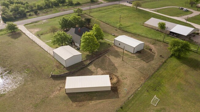 Building Photo - 3500 W Farm to Market 5