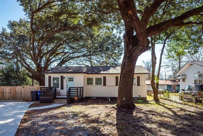 Photo - 1511 Larry St House