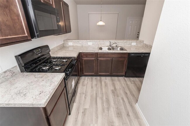 Foto del edificio - 22407 Porter Mountain Trl