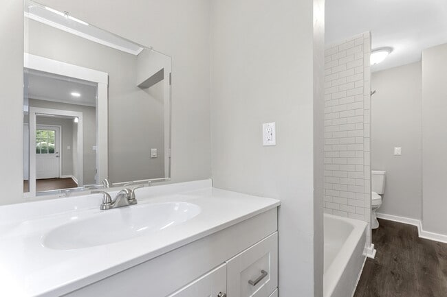 Building Photo - 2474 4th St