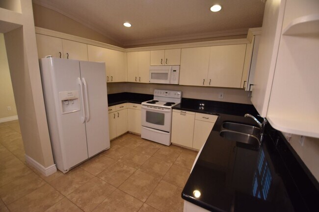 Building Photo - 4422 Weeping Willow Cir