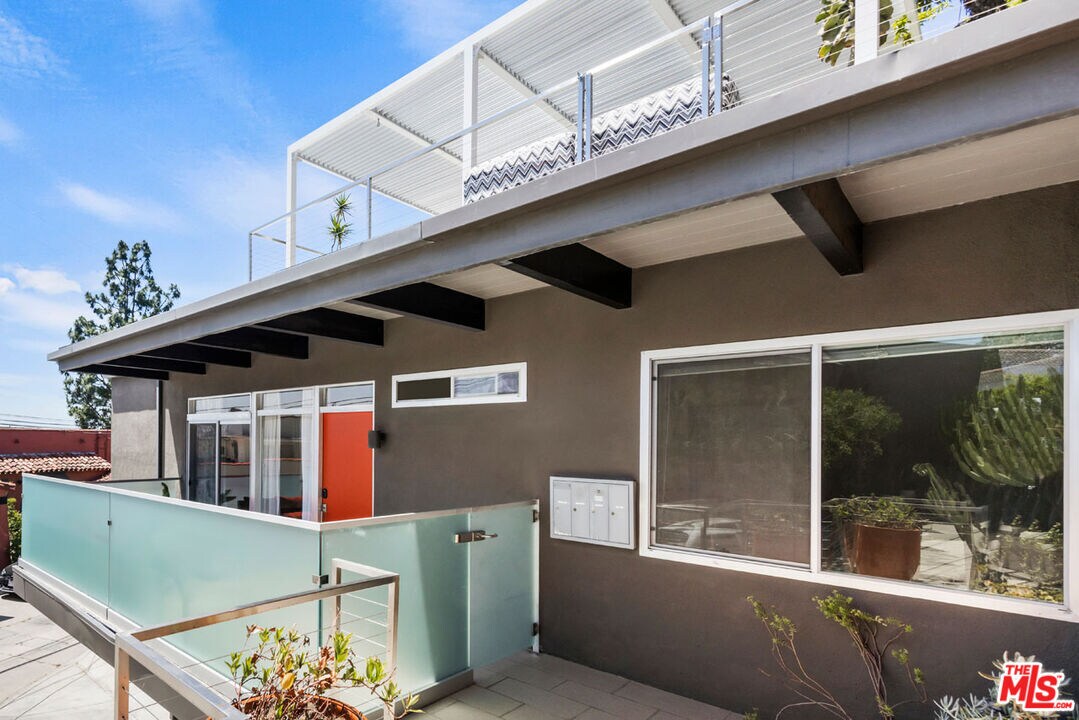 Primary Photo - 1727 Webster Ave