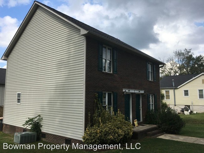 Building Photo - 606-608 Bethpage Rd