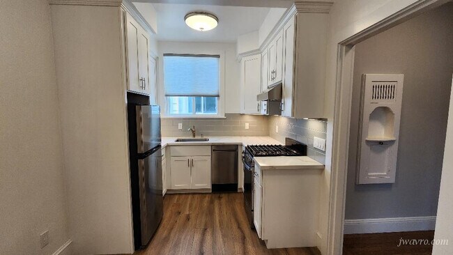 Building Photo - 816 Taraval St