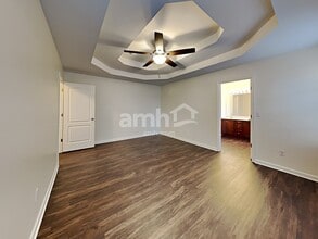 Building Photo - 2936 Greentree Dr