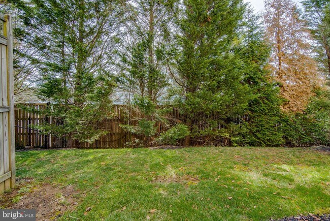 Foto del edificio - 8807 Howard Forest Ln