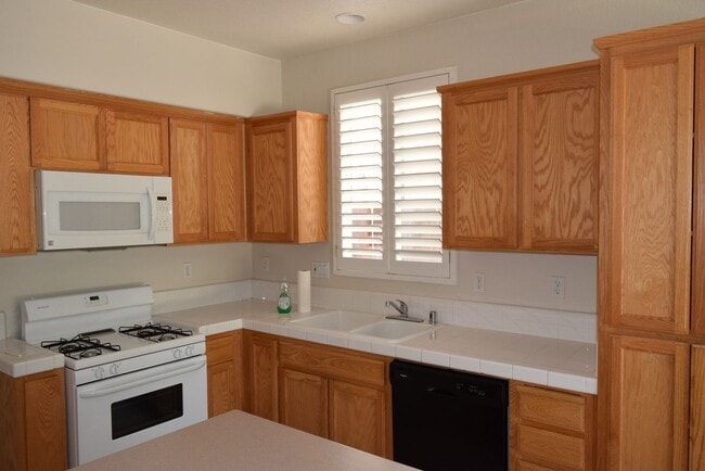 Foto del edificio - Tracy Home Available in Desirable Edgewood...