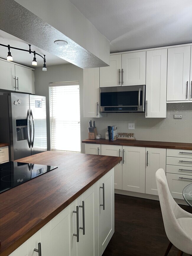 Kitchen - 1830 S 336th St