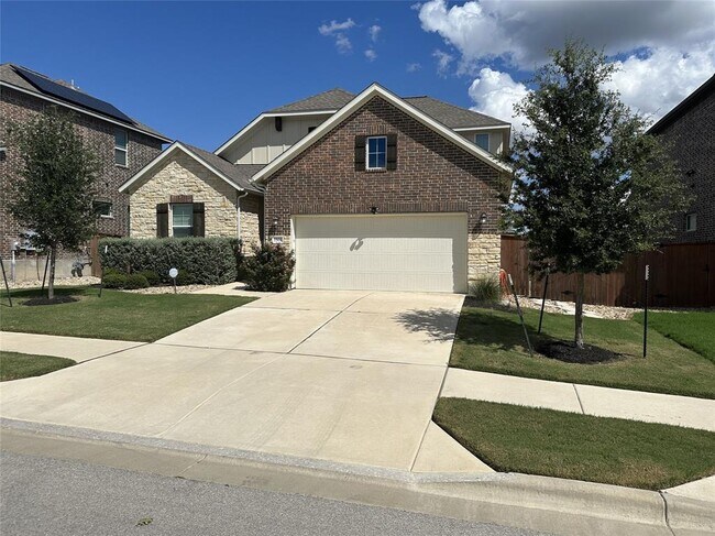 Foto del edificio - 2504 Dapple Gray Ln