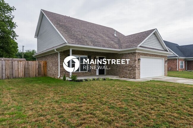 Building Photo - 4 Bedroom Pet-Friendly Home in Louisville, KY with Main Street Renewal
