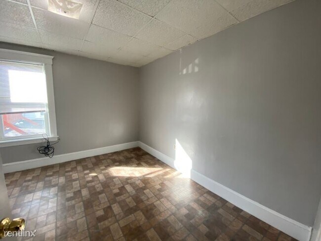 Building Photo - 423 Park Ave