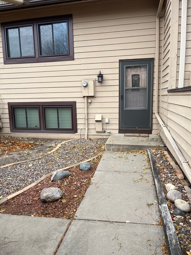 Foto del edificio - 429 W Eagle Lake Dr