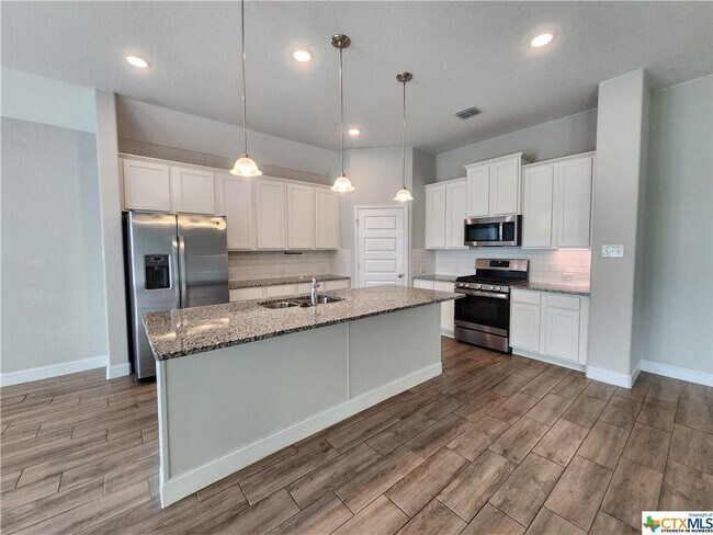 Foto del edificio - 1402 Oaklawn Dr