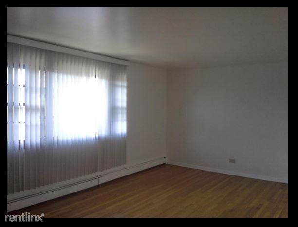 Foto del edificio - 1 br, 1 bath Apartment - 7824 S Shore Dr