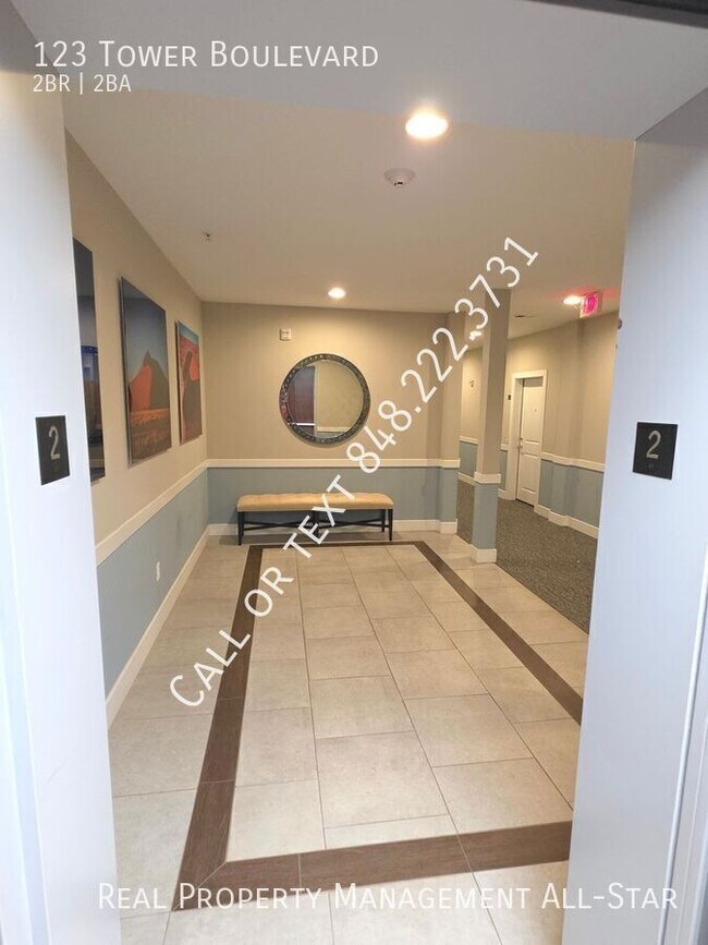 Foto del edificio - 123 Tower Blvd
