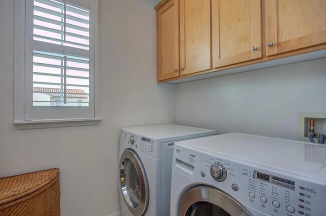 Building Photo - 3320 Villa Contessa Ct