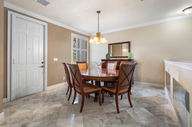 Building Photo - 3039 Waterside Cir