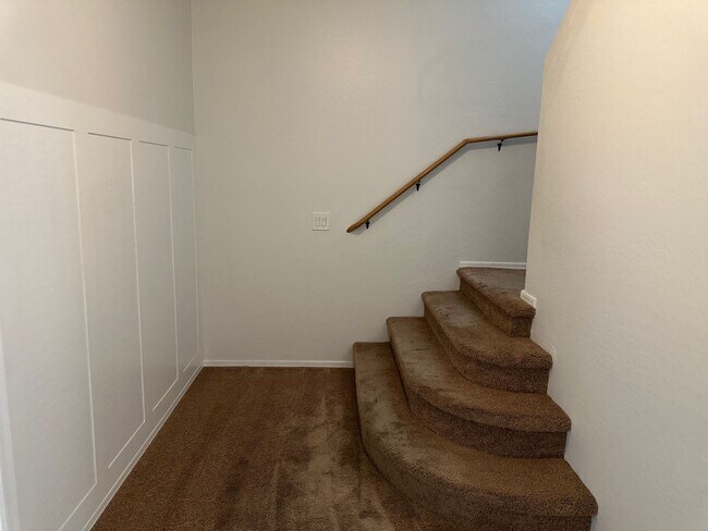 Building Photo - It’s the home you’ve been waiting for!!