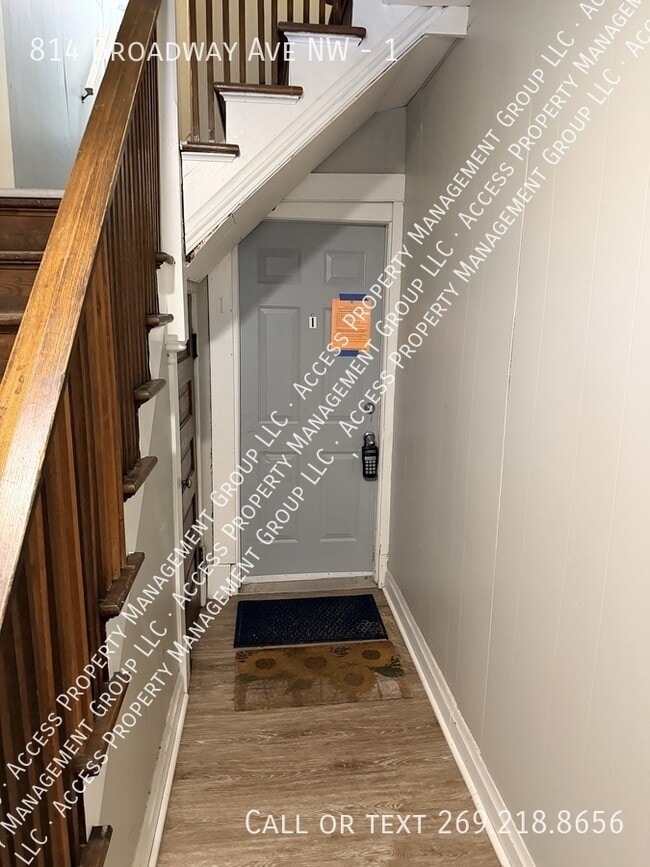 Foto del edificio - 814 Broadway Ave NW