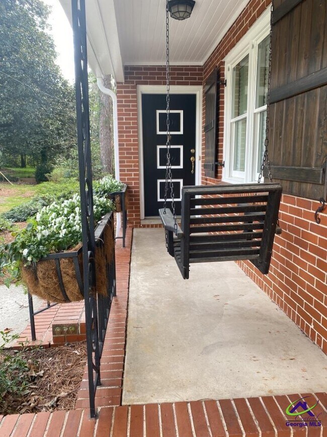 Foto del edificio - 2740 Northwoods Dr S