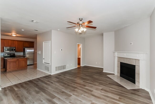 Building Photo - 12419 Pinestraw Rd