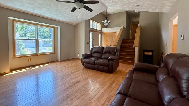 Building Photo - 2173 Ivanelle Rd