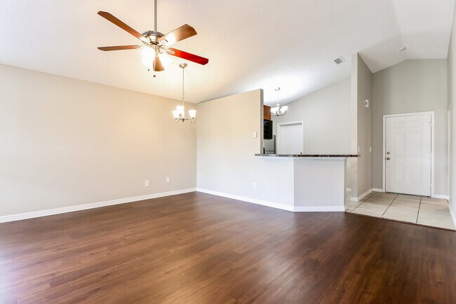 Building Photo - 1810 Coyote Pl