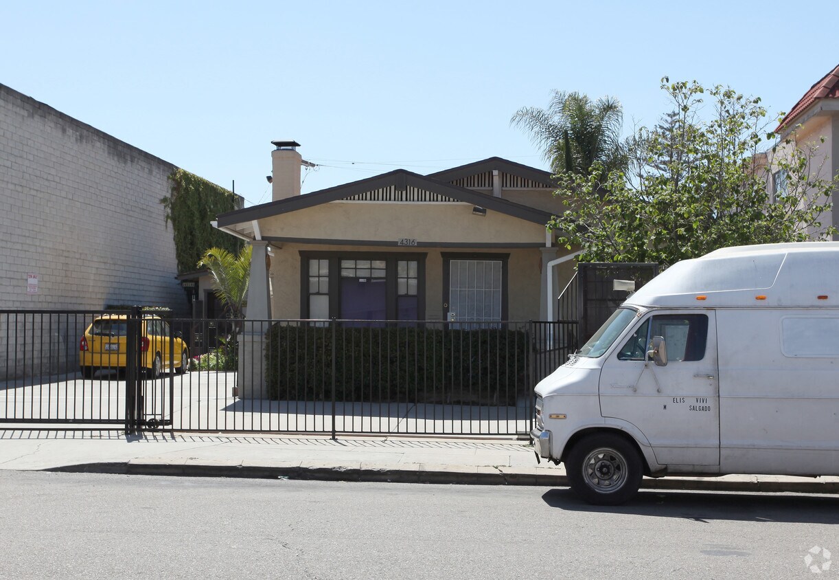 Building Photo - 4312-4316 Van Dyke Ave