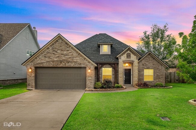 Building Photo - 619 Labarre Ln
