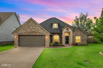 Building Photo - 619 Labarre Ln