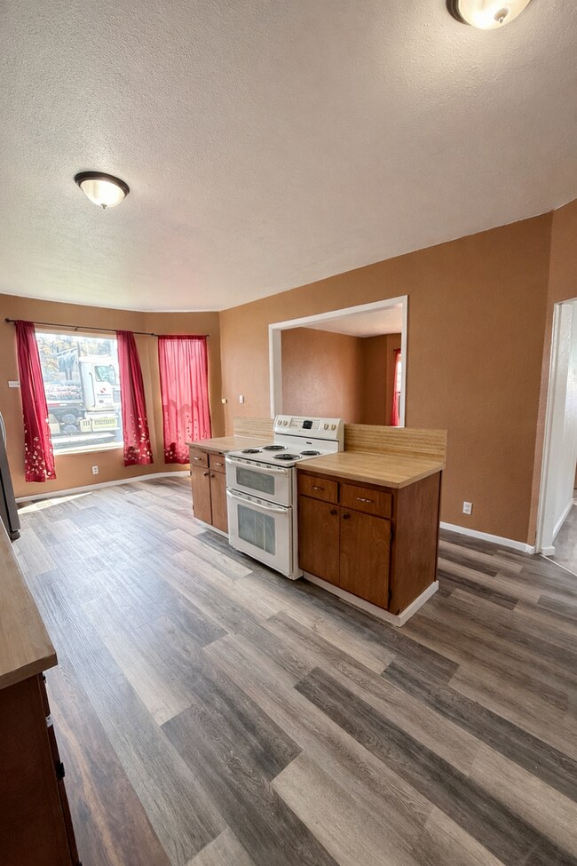 Foto del edificio - 829 Emerson Ave