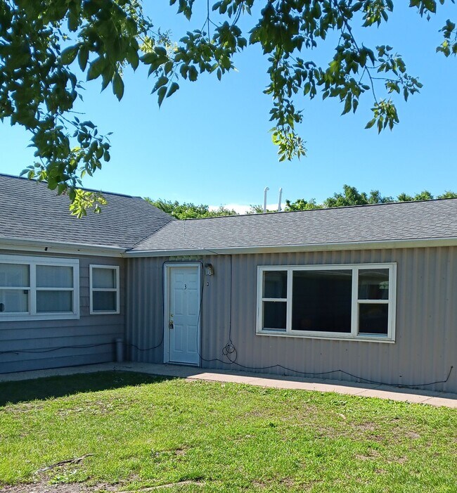 Building Photo - 617 Daysville Rd
