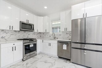 Building Photo - 133 W 4TH St