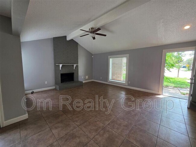 Building Photo - 1115 Rock Canyon Dr