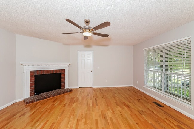 Building Photo - Beautiful 3 bedroom in Morris, AL!