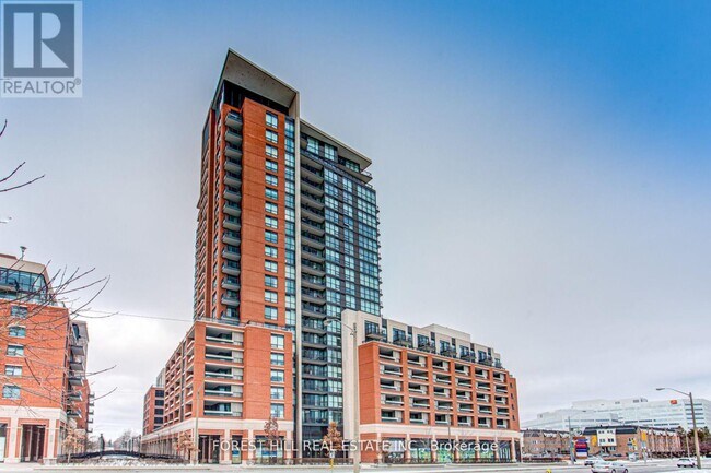 Photo du bâtiment - 800-1800 Lawrence Ave W