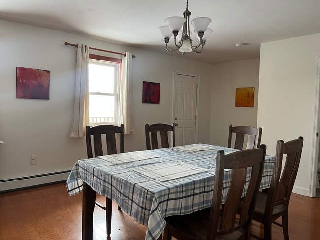 Building Photo - 851 Woods Hollow Rd