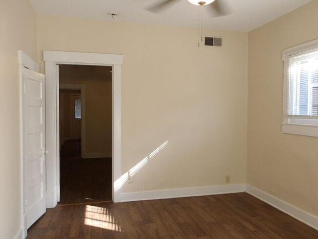 Building Photo - 629 W Ormsby Ave