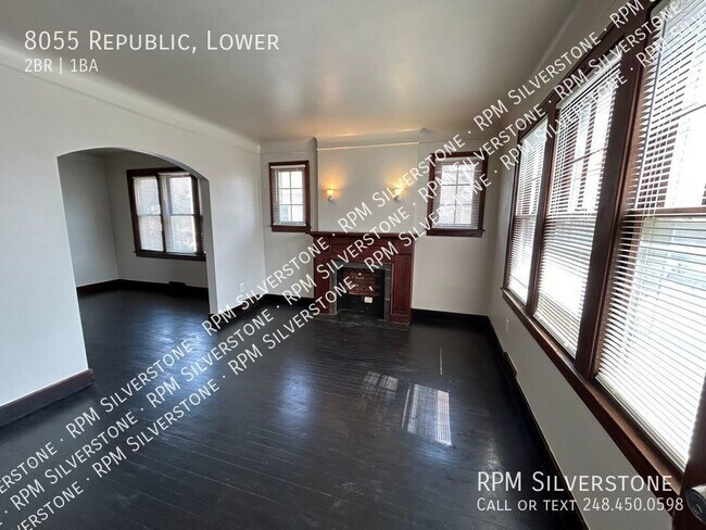 Building Photo - Spacious 2-bedroom