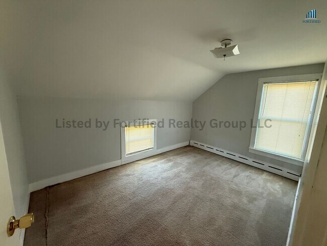 Foto del edificio - 132 Briggs Rd