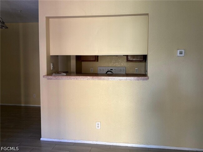 Building Photo - 2865 Winkler Ave