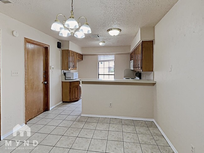Building Photo - 4211 Spring Meadow Ln