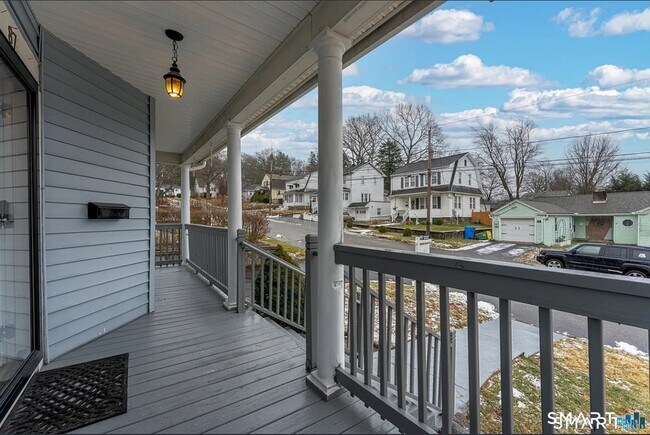 Building Photo - 87 Melrose Ave