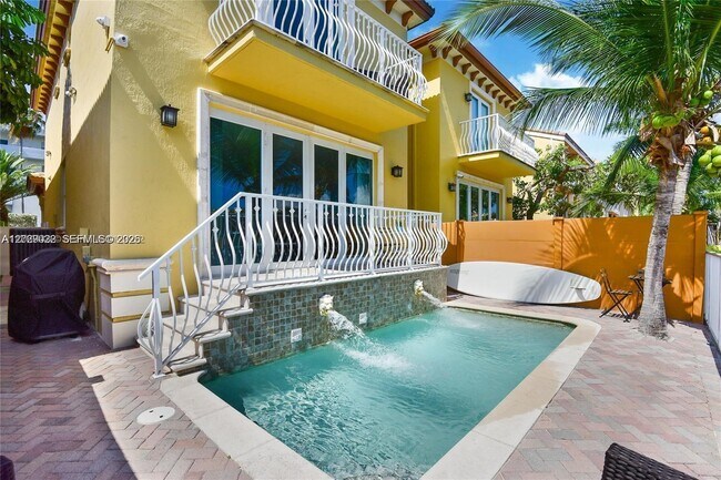 Foto del edificio - 3870 NE 168th St
