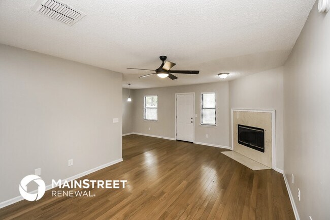 Foto del edificio - 7969 Sweet Rose Ln E