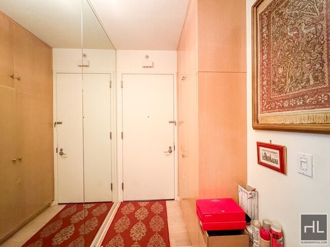 Building Photo - 340 E 23rd St