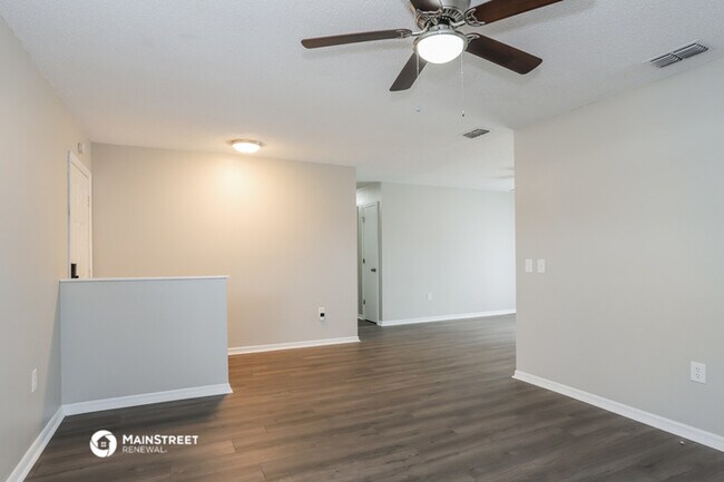 Building Photo - 302 N Miller Rd