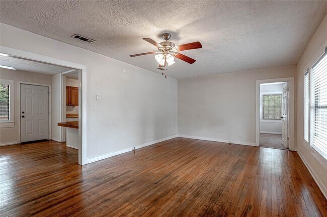 Foto del edificio - 2538 Sycamore Ave