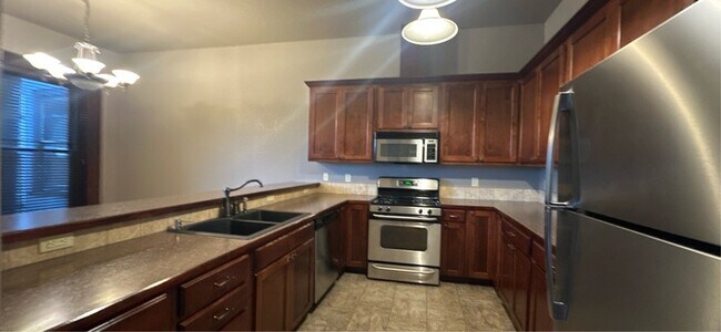 Foto del edificio - 201 E Main St