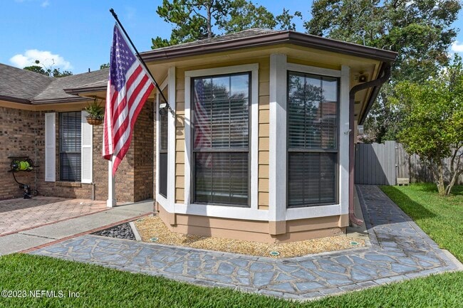 Building Photo - 9126 Trevi Cir W